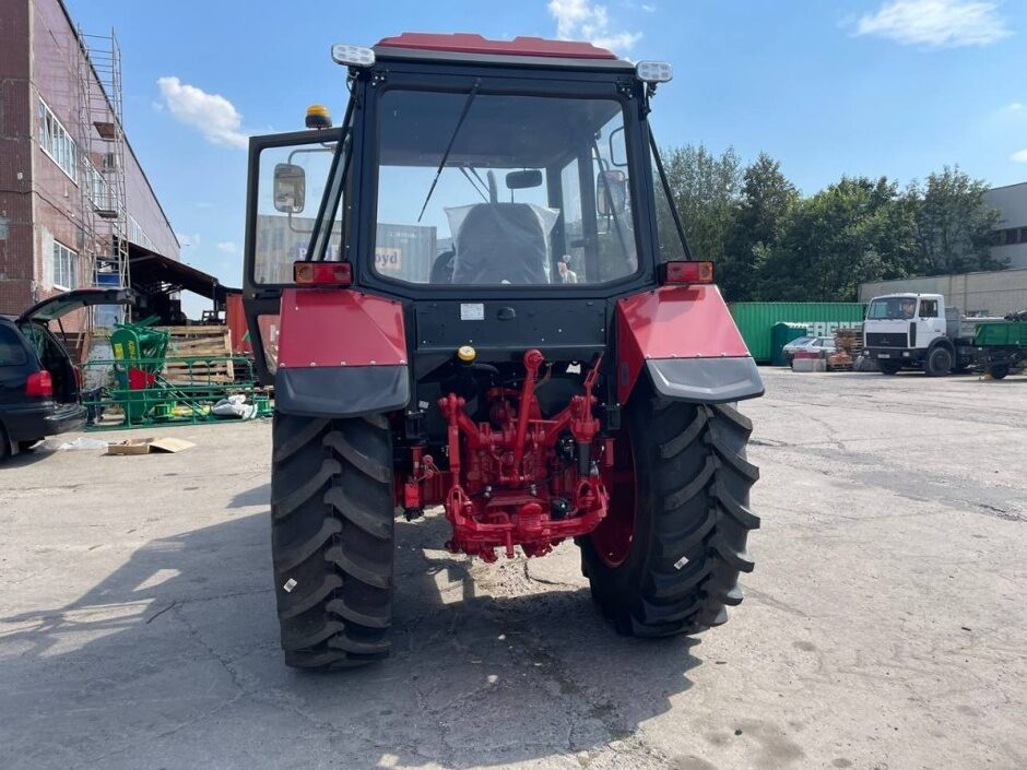 traktor-belarus-82-1-23-12-s-frontalnym-pogruzchikom-t229s-2024-g-v-2
