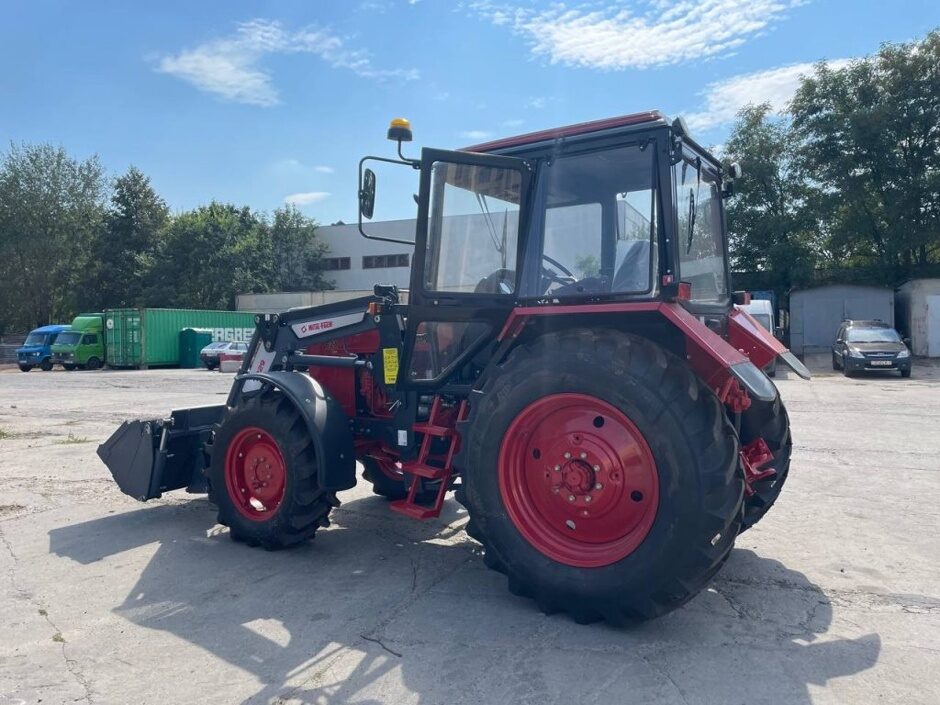 traktor-belarus-82-1-23-12-s-frontalnym-pogruzchikom-t229s-2024-g-v-4